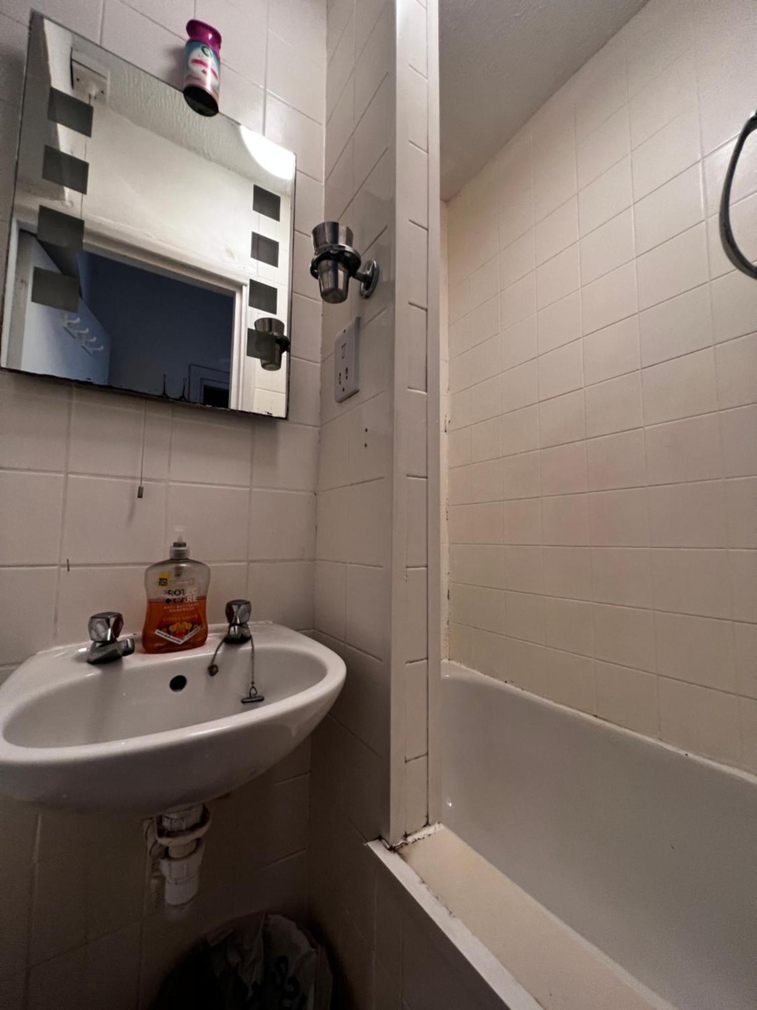 Hyde Park Studio Has Private Balcony With Tranquil Garden View London Exterior foto