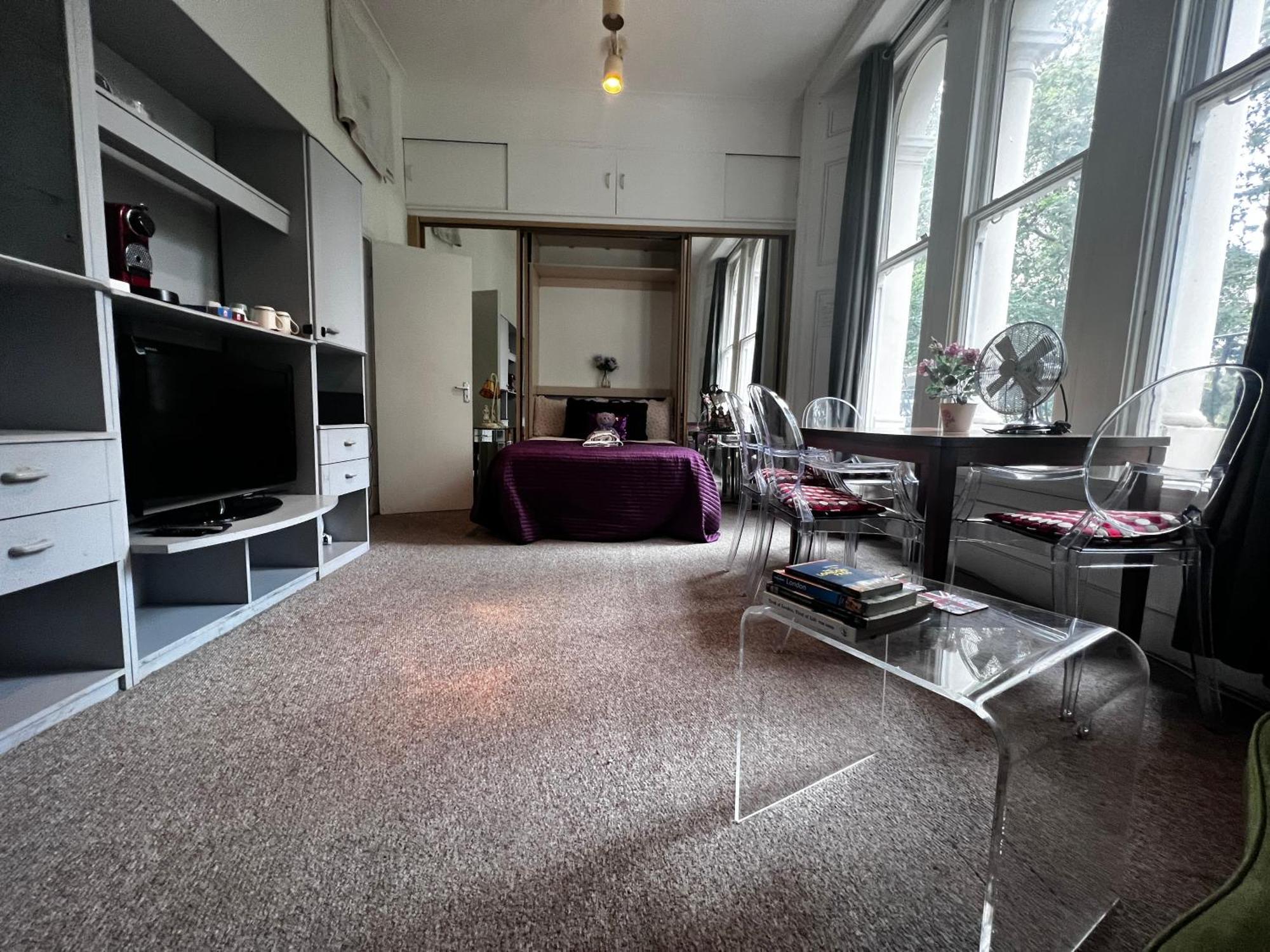 Hyde Park Studio Has Private Balcony With Tranquil Garden View London Exterior foto